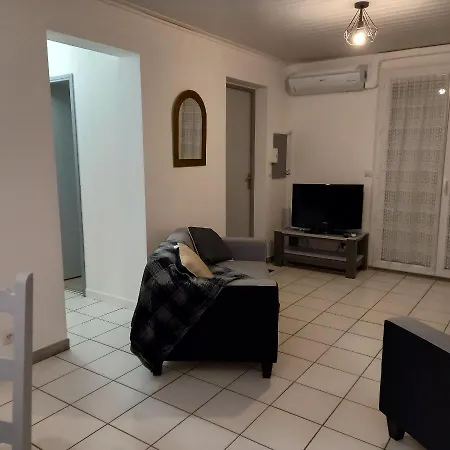 بيت للعطل Cara, 6 Personnes, Proche Et Commerces, Secteur Calme, Classe 3 Etoiles *