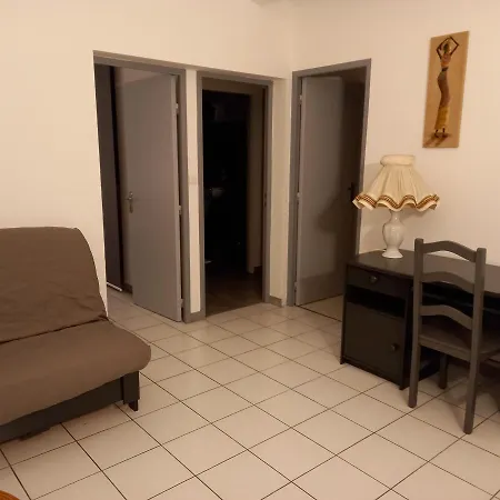 Prázdninový dům Cara, 6 Personnes, Proche Et Commerces, Secteur Calme, Classe 3 Etoiles *